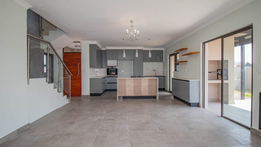 To Let 4 Bedroom Property for Rent in Ifafi North West